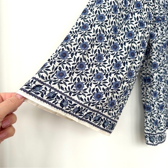 Max Studio top with crew neckline, bell sleeves, loose &  flowy, floral - Picture 5 of 12